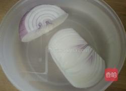 清炒洋葱的做法图解1