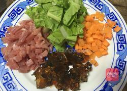 皮蛋瘦肉粥的做法图解2