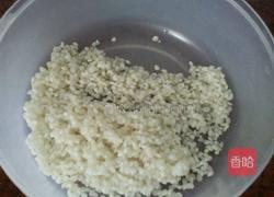 银耳百合粥的做法图解3