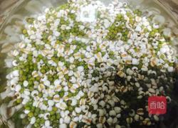 薏米莲子绿豆粥的做法图解2