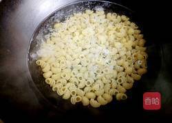 黄瓜火腿蛋炒烟斗意面的做法图解1