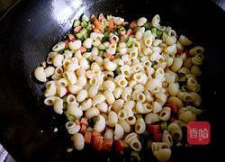 黄瓜火腿蛋炒烟斗意面的做法图解15