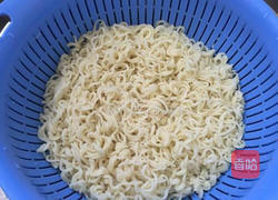 炒细面的做法图解3