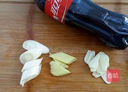 可乐焖鸡腿的做法图解2