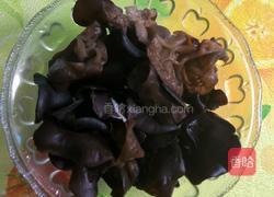 凉拌木耳西兰花的做法图解3