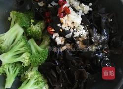 凉拌木耳西兰花的做法图解5