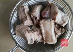 香菇冬瓜排骨汤的做法图解3