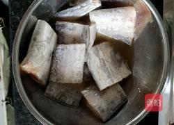 油炸带鱼的做法图解2