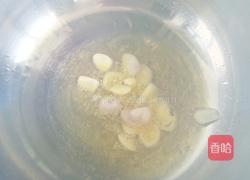 青红椒炒鲜蘑的做法图解2