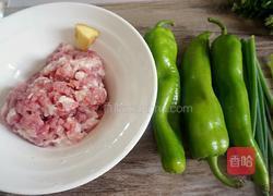 虎皮尖椒酿肉的做法图解1