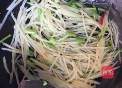 芹菜炒土豆片的做法图解7