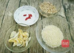 薏米百合粥的做法图解1