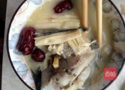 鲫鱼腐竹汤的做法图解6