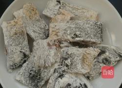 鱼炖豆腐的做法图解1
