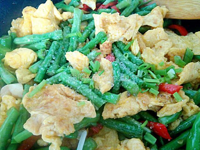 加糖，葱花翻炒