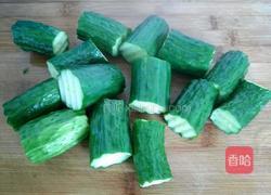 酸辣小黄瓜的做法图解2