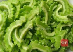 苦瓜回锅肉的做法图解2