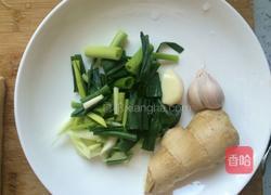 小葱炒豆腐的做法图解2