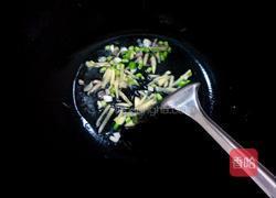 姜葱炒花蛤的做法图解4