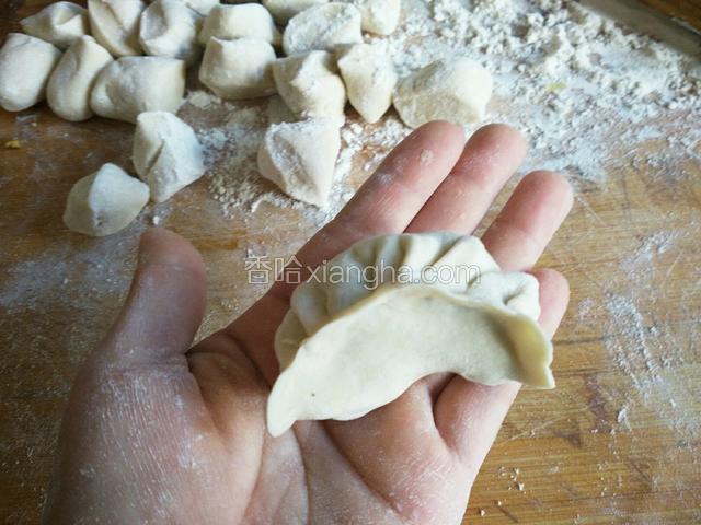 边缘捏起来！不要露馅了！