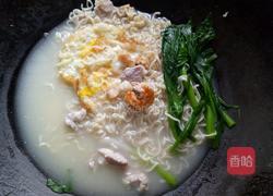 海虾干瑶柱瘦肉面条汤的做法图解5