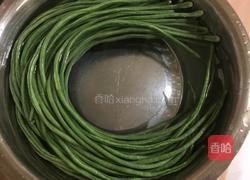 猪肉豆角水饺的做法图解5