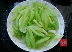 肉炒芹菜的做法图解3