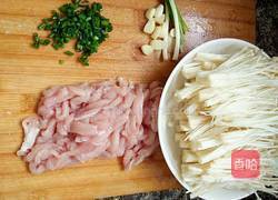 金针菇炒肉丝的做法图解2