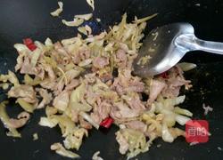 酸菜炒肉丝的做法图解8