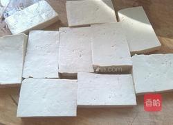 豆腐煮鱼的做法图解2