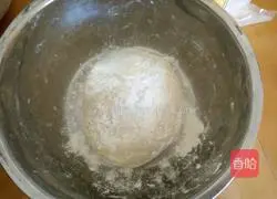 Illustration of how to make three fresh steamed buns 4