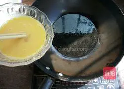 Illustration of how to make three fresh buns 8