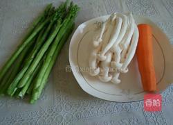 海鲜菇扒芦笋的做法图解1