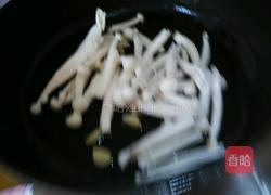 海鲜菇扒芦笋的做法图解5
