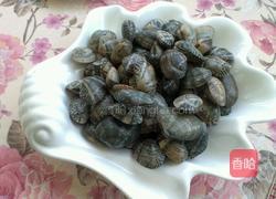 姜葱炒花甲的做法图解1