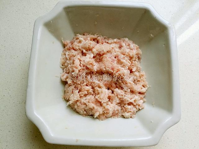 然后用手抓匀。