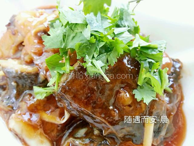 盛盘、将香菜撒上去