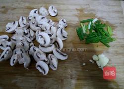 炒蘑菇的做法图解2