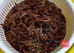 炒茶树菇的做法图解1