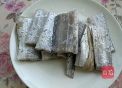 糖醋带鱼的做法图解1