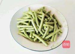 豆角炒香肠的做法图解2