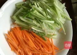 胡萝卜炒香芹的做法图解3