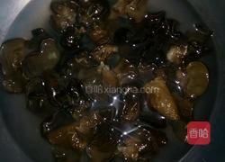 白菜猪肉炒木耳的做法图解6