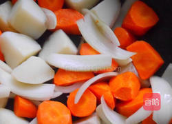 咖喱牛腩焖土豆的做法图解4