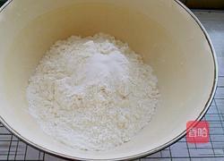 西红柿洋葱炒面的做法图解1