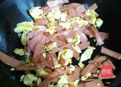 鸡蛋炒火腿肠的做法图解6