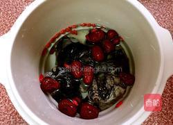枸杞红枣乌鸡汤的做法图解4