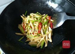 芹菜杏鲍菇炒干贝的做法图解7