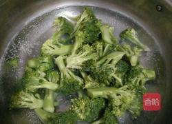 虾仁西兰花的做法图解3
