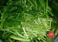 韭菜炒粉条的做法图解1